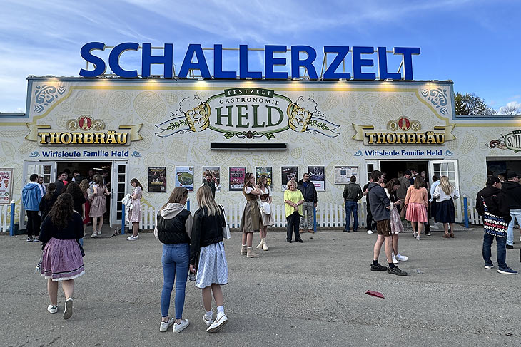 Schallerzelt auf dem Osterplärrer in Augsburg (©Foto: Martin Schmitz)